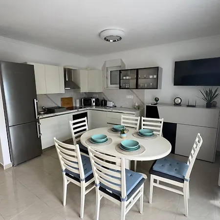 Perissa Apartamento *